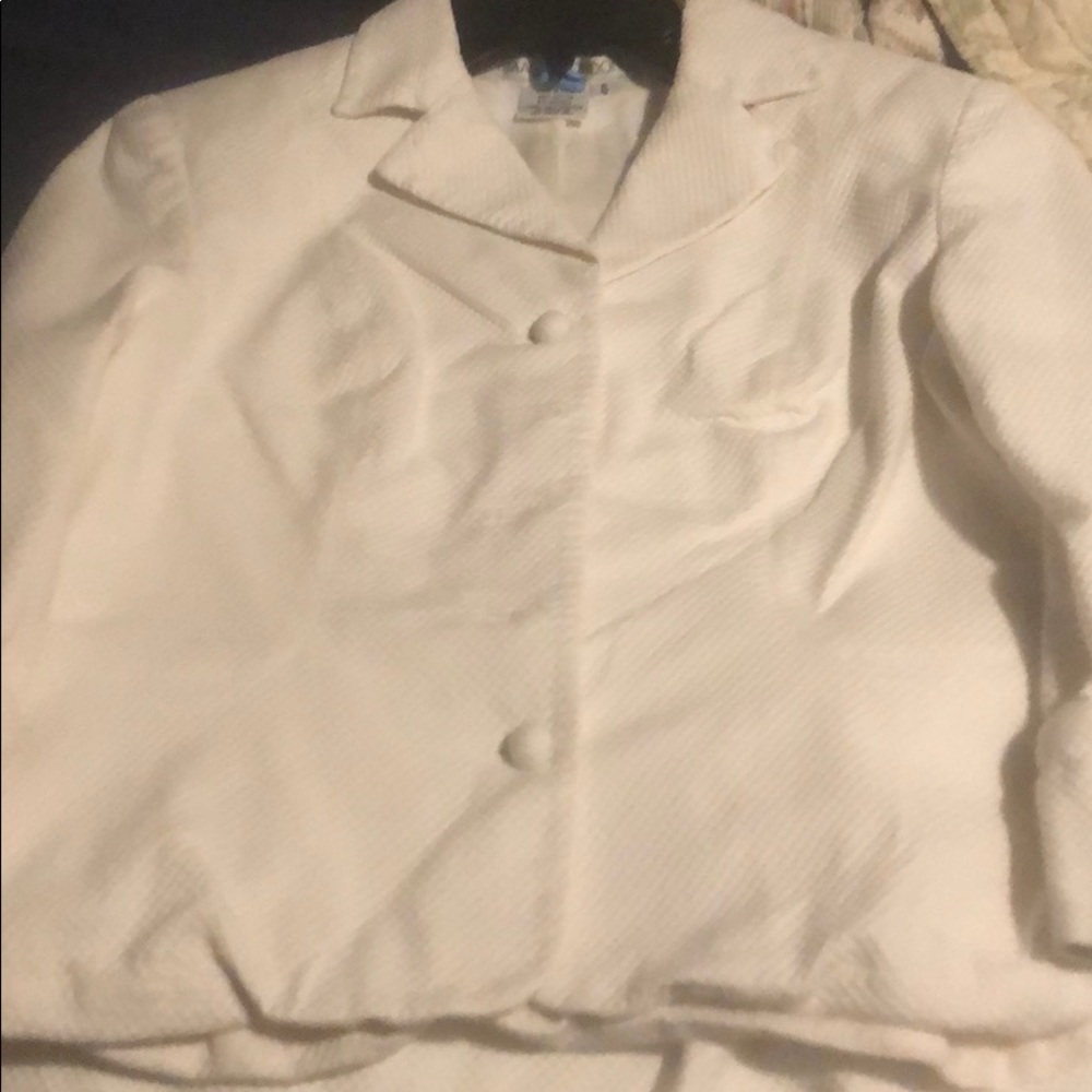 White designer mini skirt suit excellent shape